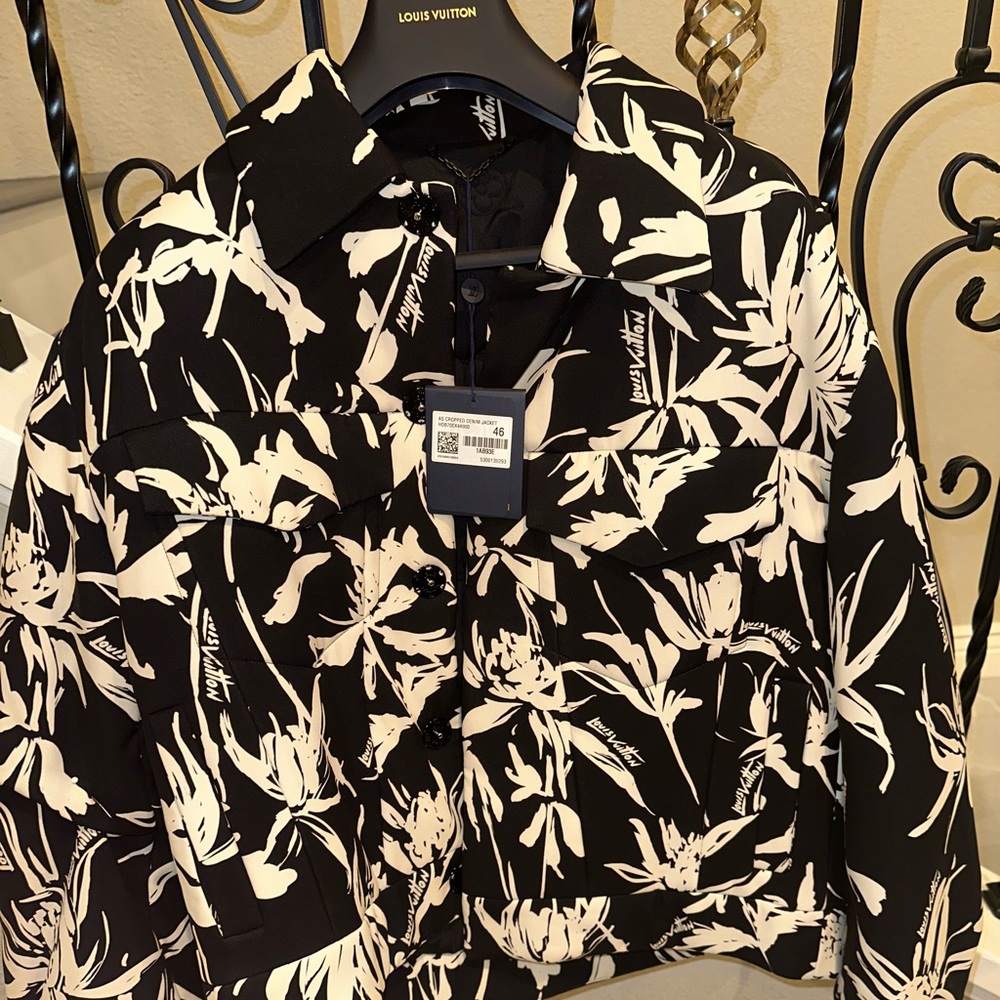 Louis Vuitton bomber brand new with tags 36 us size
